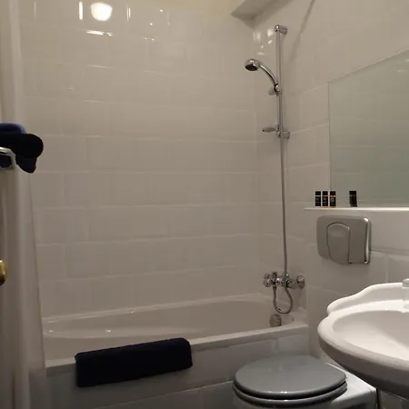 The Waverly House Couette-café