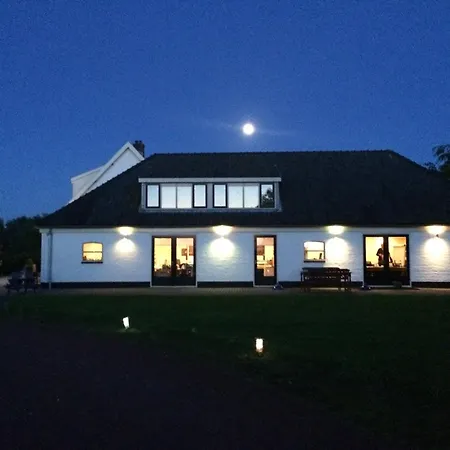 The Waverly House Ouderkerk aan de Amstel